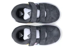 Gesloten eerste stapjes Adidas VL Court