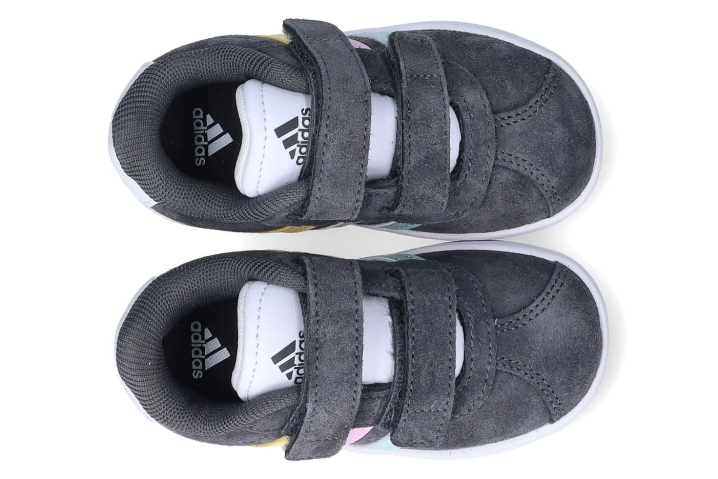 Gesloten eerste stapjes Adidas VL Court