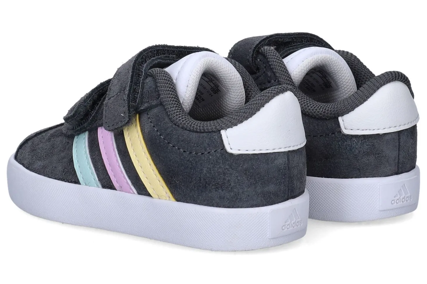 Gesloten eerste stapjes Adidas VL Court