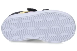 Gesloten eerste stapjes Adidas VL Court