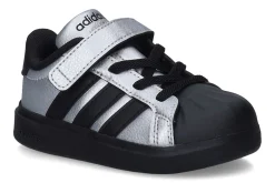 Gesloten eerste stapjes ADIDAS