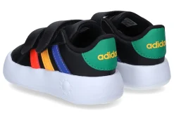 Gesloten eerste stapjes ADIDAS