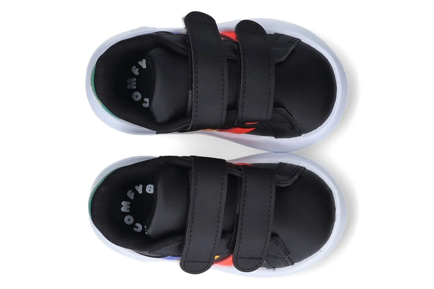 Gesloten eerste stapjes ADIDAS