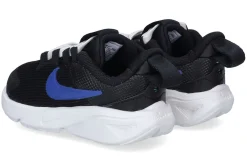 Gesloten eerste stapjes NIKE