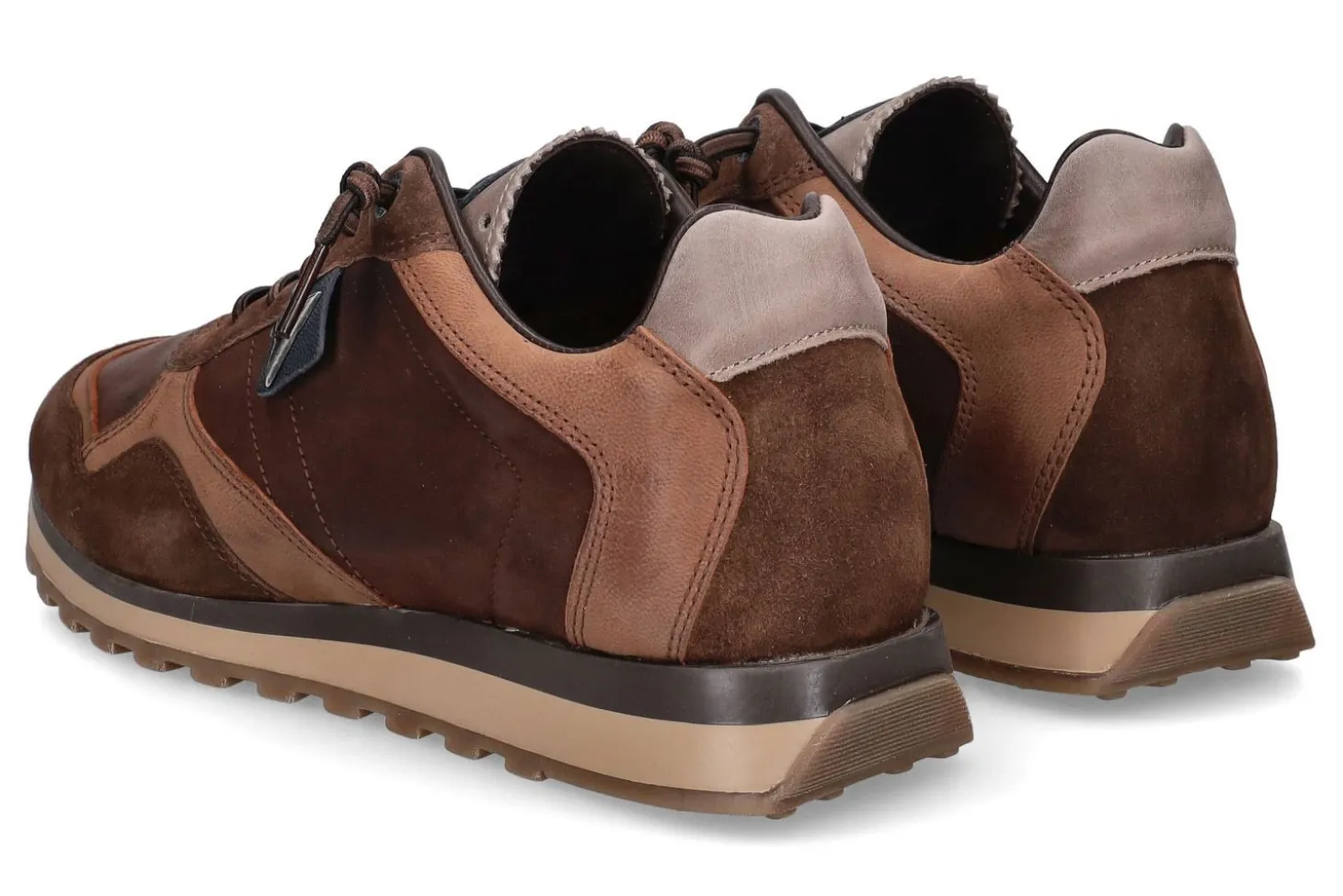 Lage sneakers CETTI