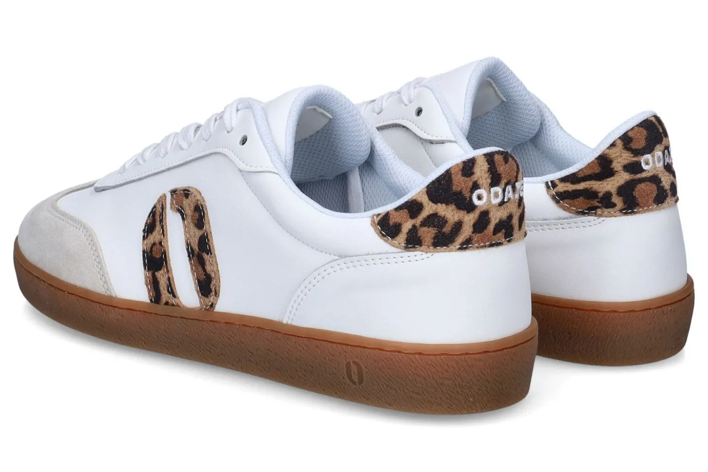 Lage sneakers ODAJE