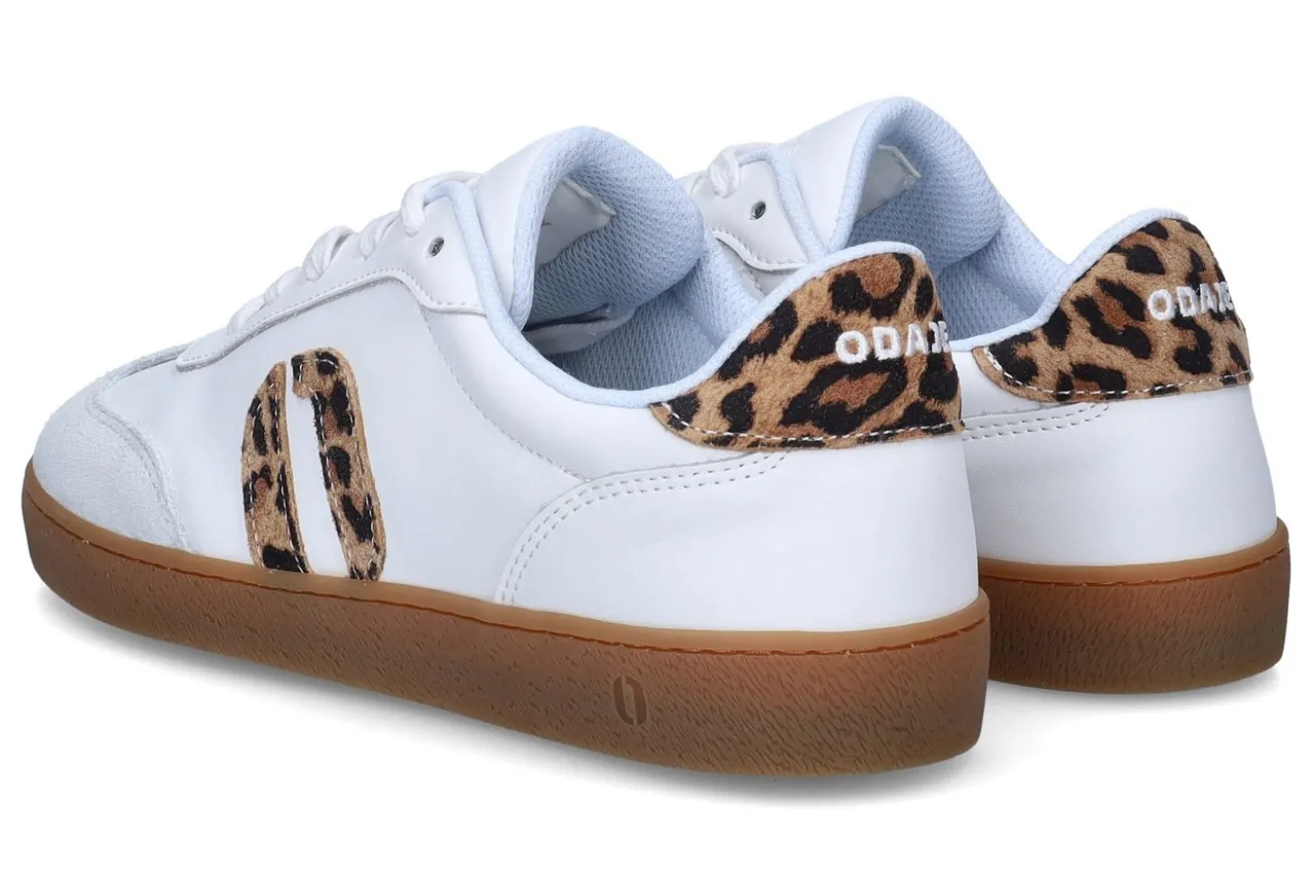 Lage sneakers ODAJE