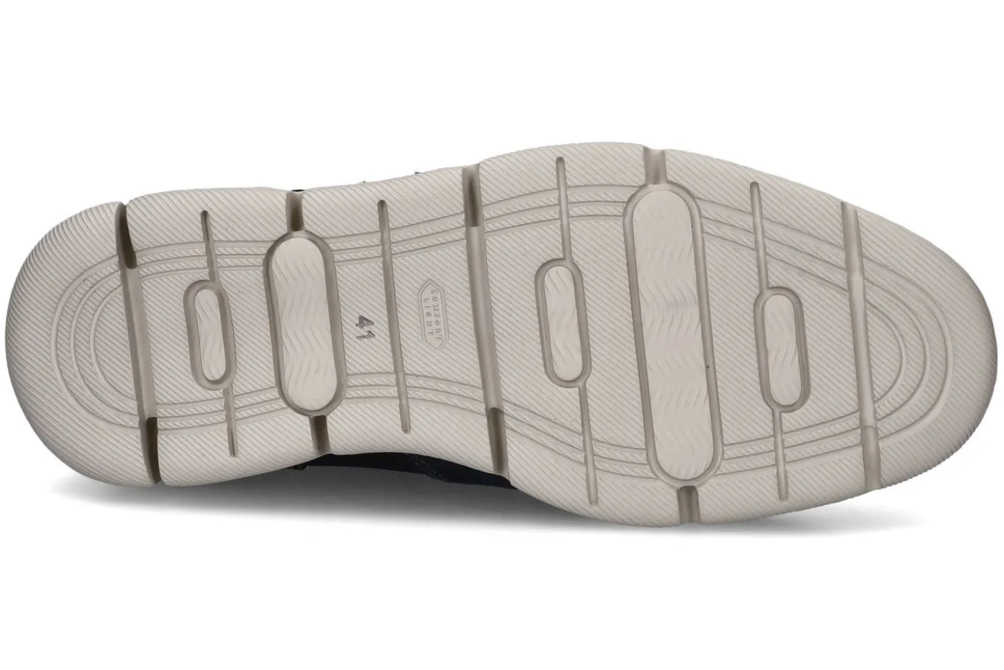 Lage sneakers ON FOOT