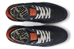 Lage sneakers ON FOOT