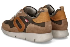 Lage sneakers ON FOOT