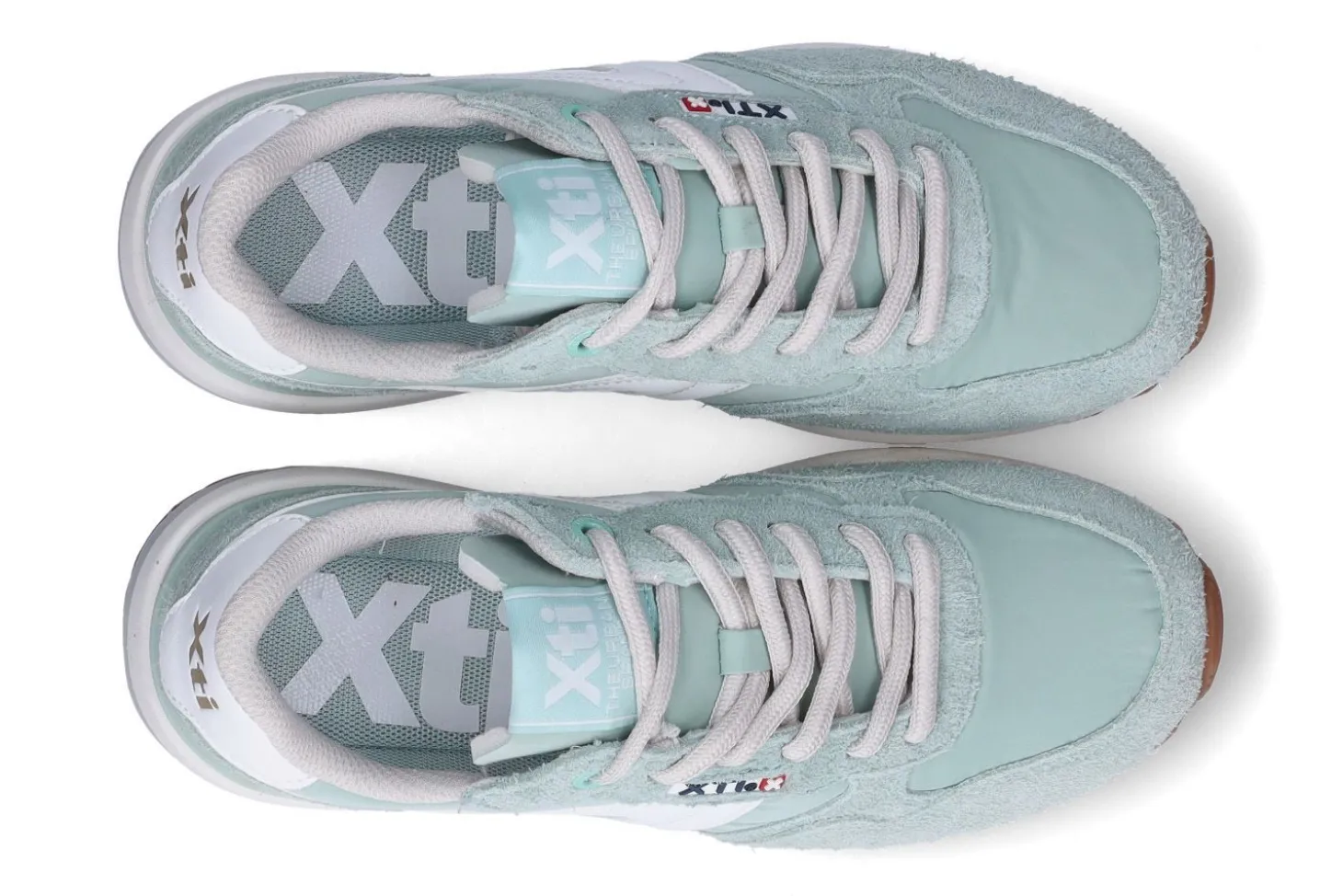 Lage sneakers XTI