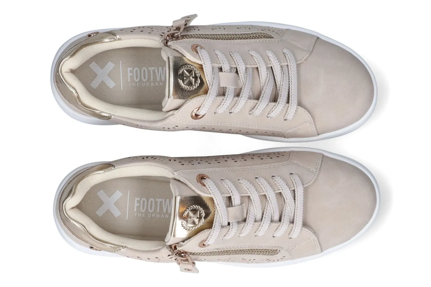 Lage sneakers XTI